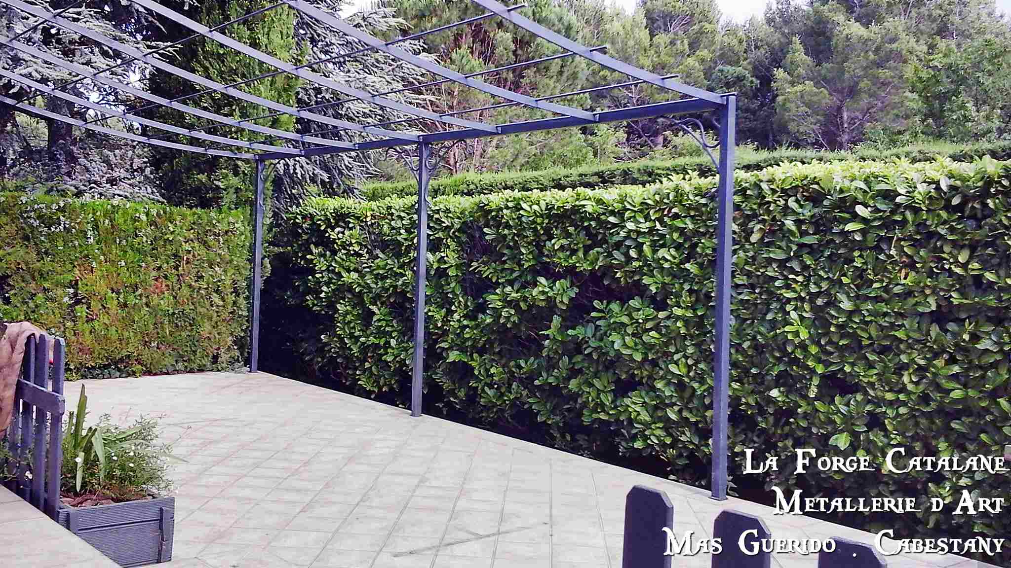 pergola demi chapeau gendarme terrasse fer Forge Catalane Cabestany (2).jpg